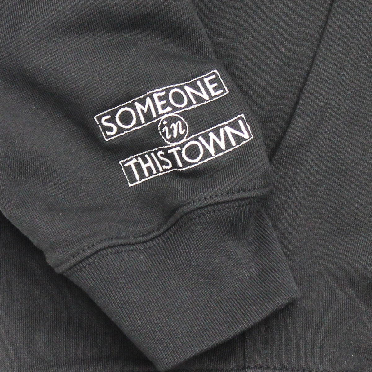 【ドラマW/誰かがこの町で】WOWOWオリジナルパーカー