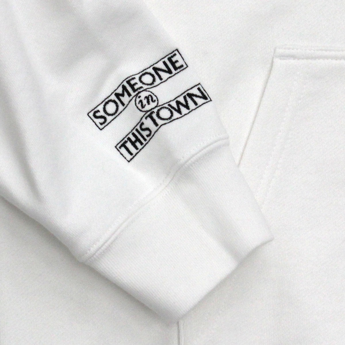 【ドラマW/誰かがこの町で】WOWOWオリジナルパーカー