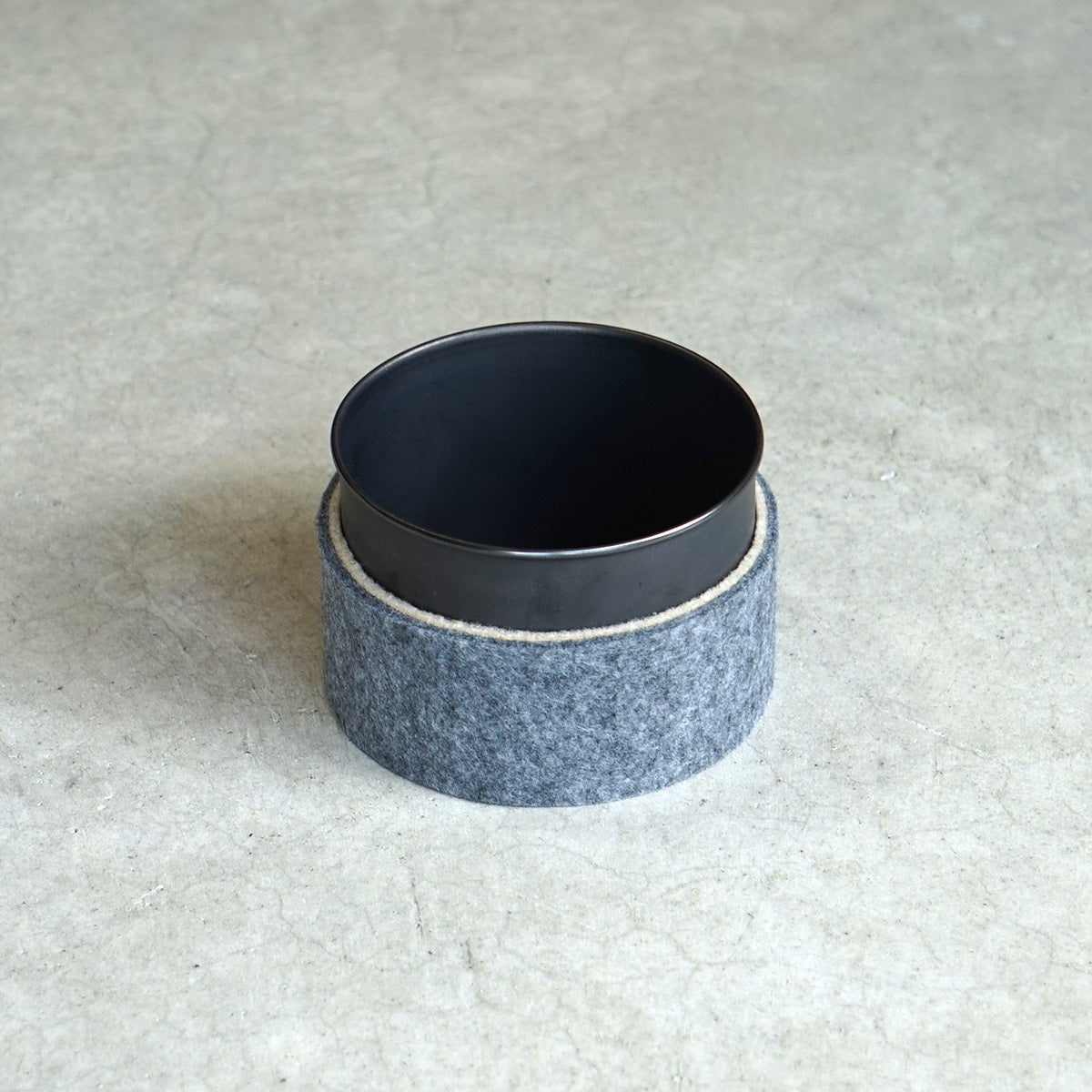 【暮らしをたのしむ、料理道具】<96【KURO】>スリーブカップ グレー
