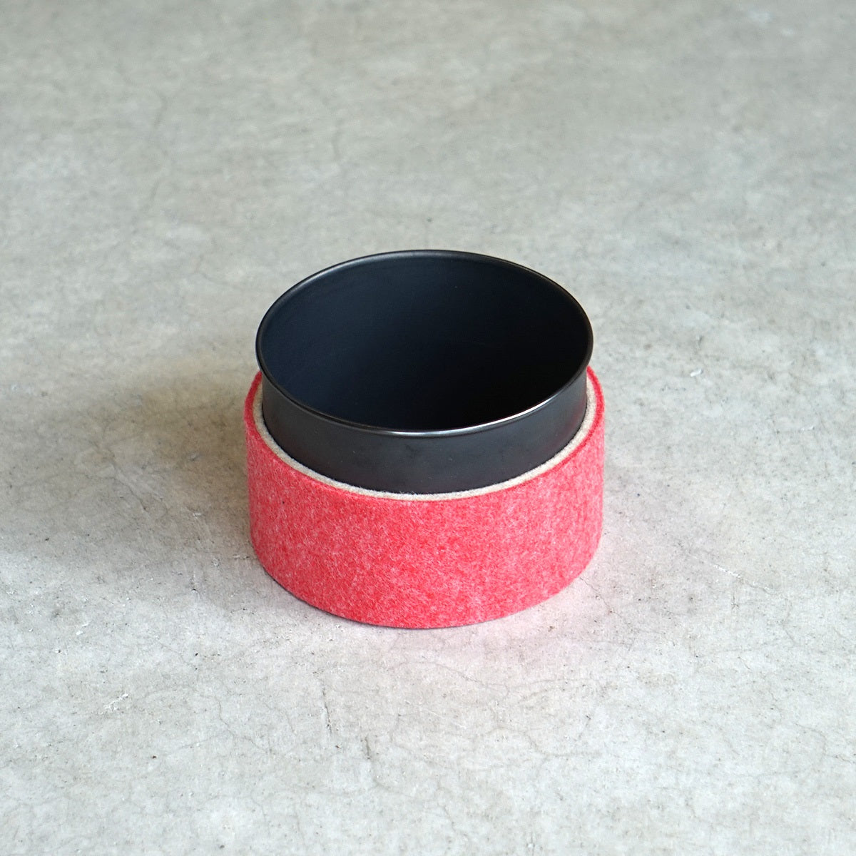 【暮らしをたのしむ、料理道具】<96【KURO】>スリーブカップ 赤