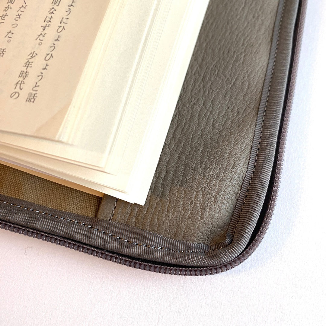 【ドラマと読書】読書グッズ 文庫判 読むしかできないブックショルダー ディアレザー