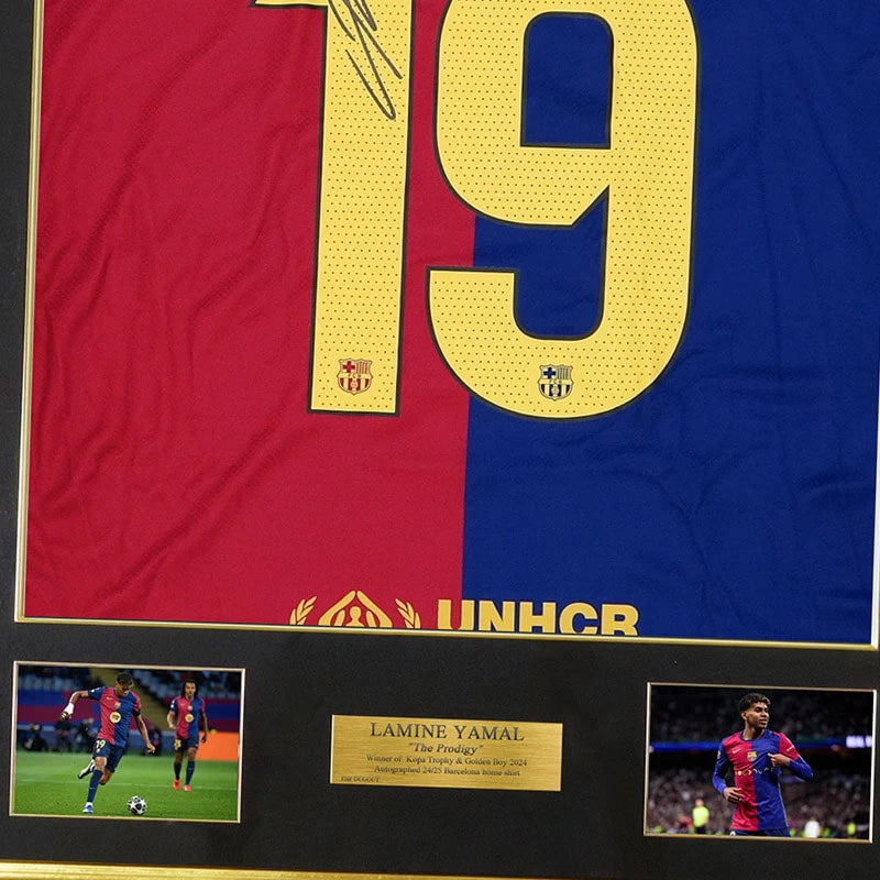 【メモラビリア】ヤマル直筆サイン入りバルセロナ24/25ホームユニフォーム特製フレーム