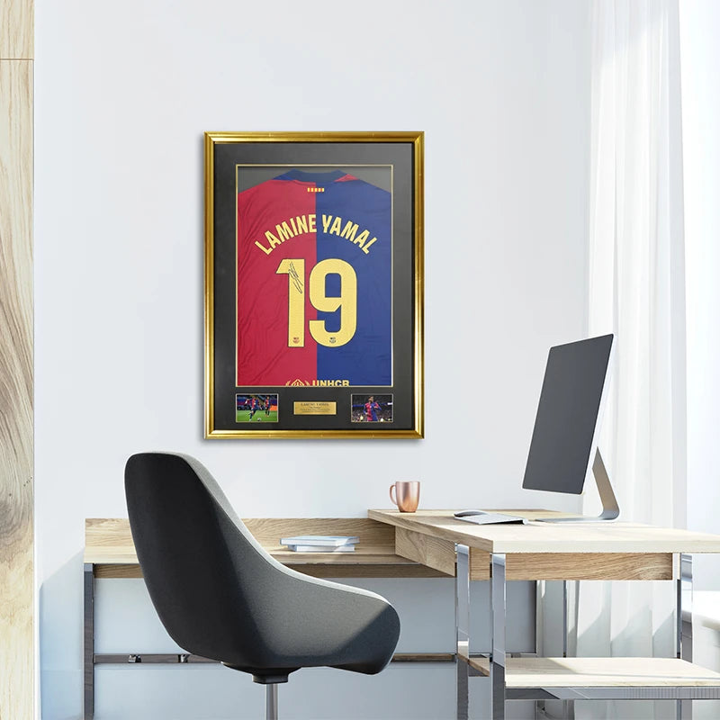 【メモラビリア】ヤマル直筆サイン入りバルセロナ24/25ホームユニフォーム特製フレーム