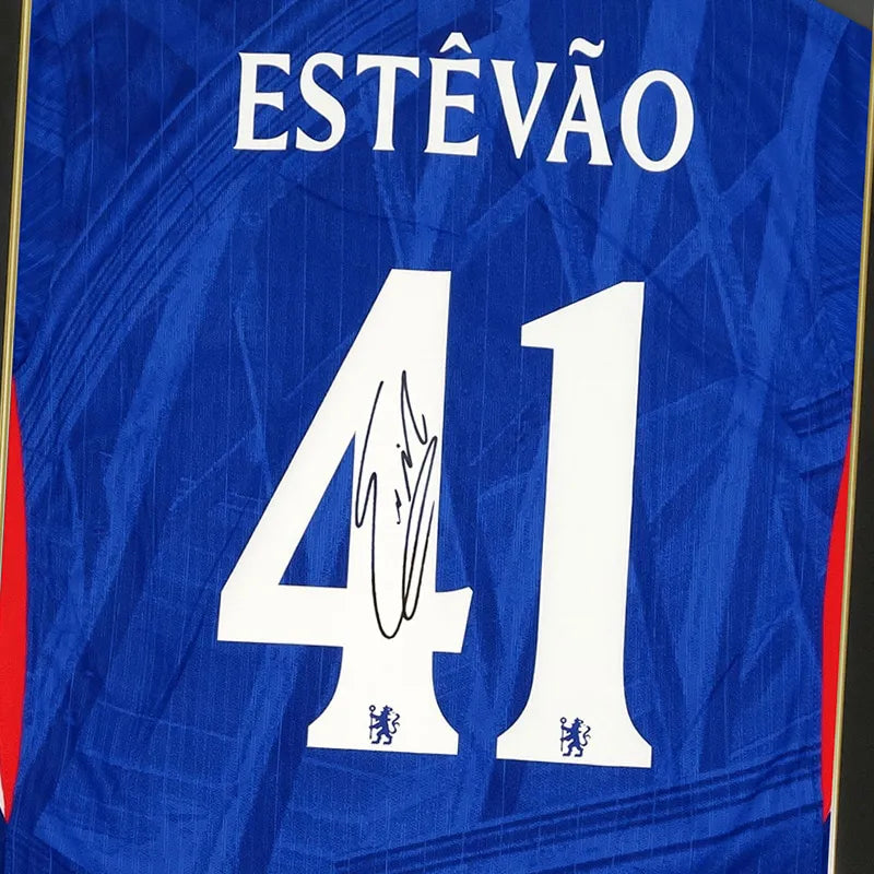 【メモラビリア】エステヴァン直筆サイン入りチェルシー25/26ホームユニフォーム特製フレーム (EU)