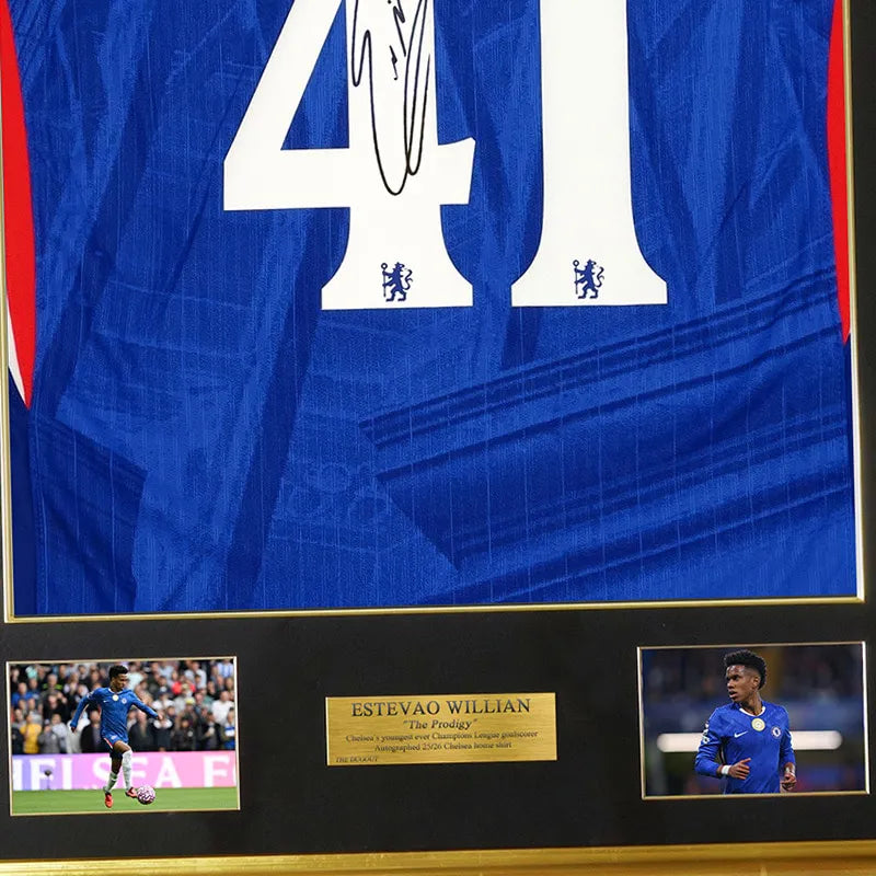 【メモラビリア】エステヴァン直筆サイン入りチェルシー25/26ホームユニフォーム特製フレーム (EU)