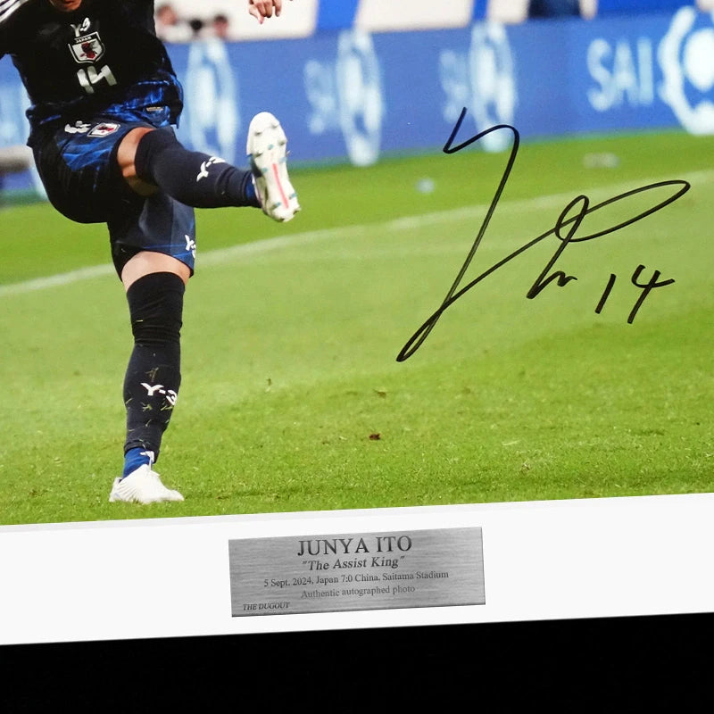 【メモラビリア】伊東純也 直筆サイン入り日本代表2024フォト特製フレーム (クロス)