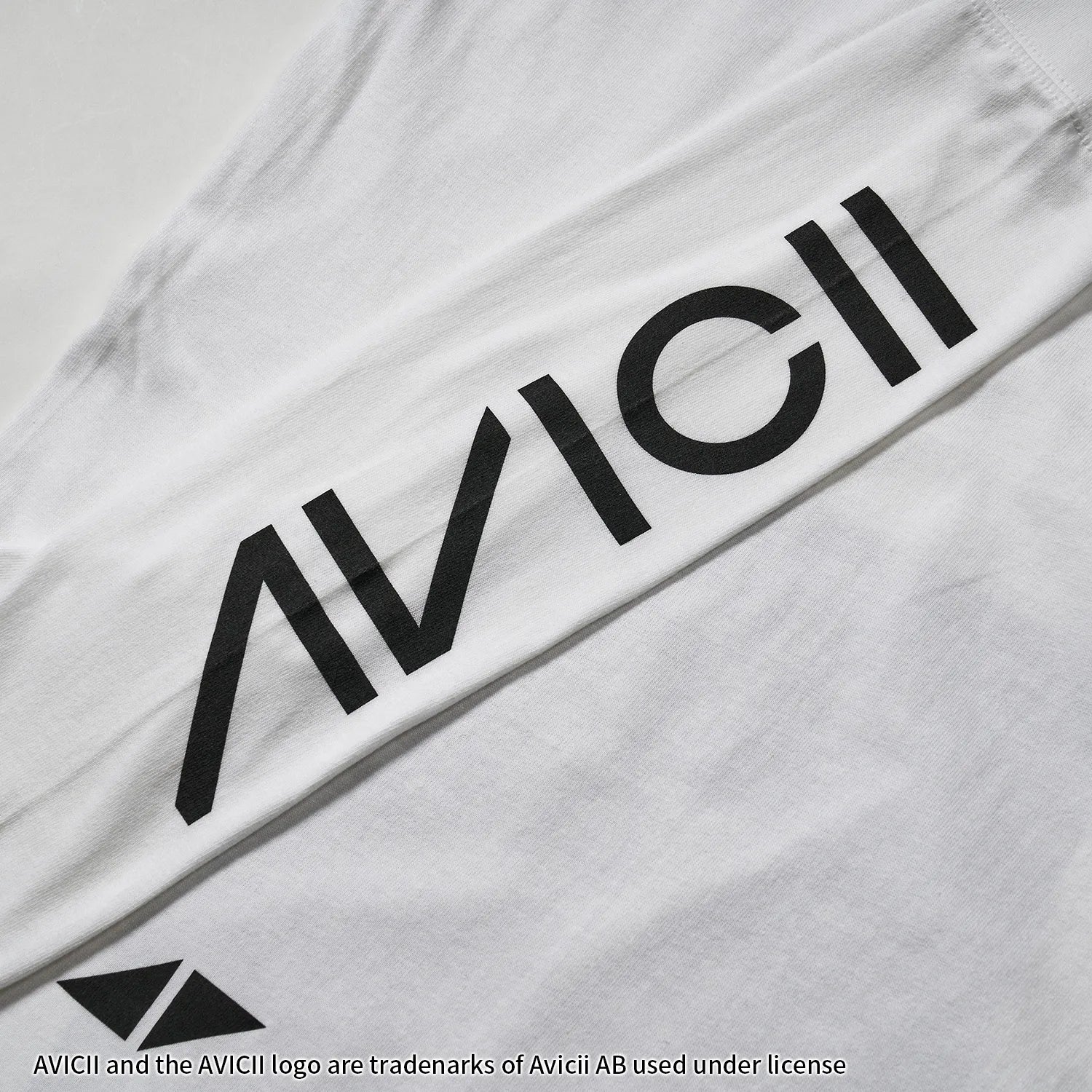 アヴィーチー(AVICII)ロングスリーブTシャツ(バックプリント)【グッドロックスピード/GOOD ROCK SPEED】