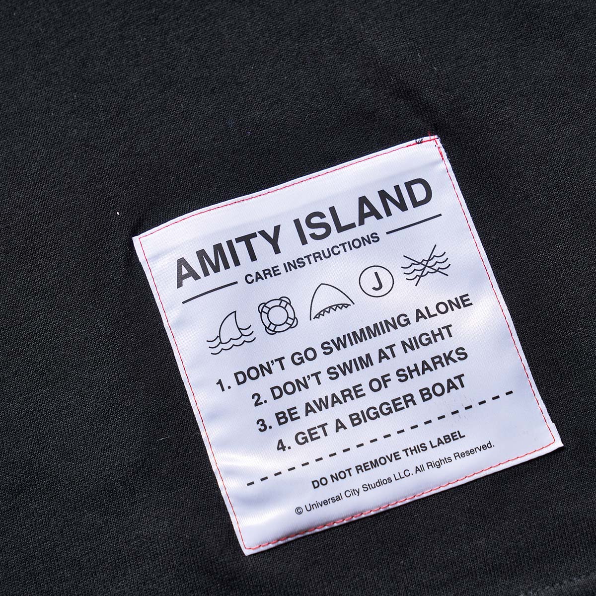映画 『JAWS』 グラフィック Tシャツ 奴の居場所