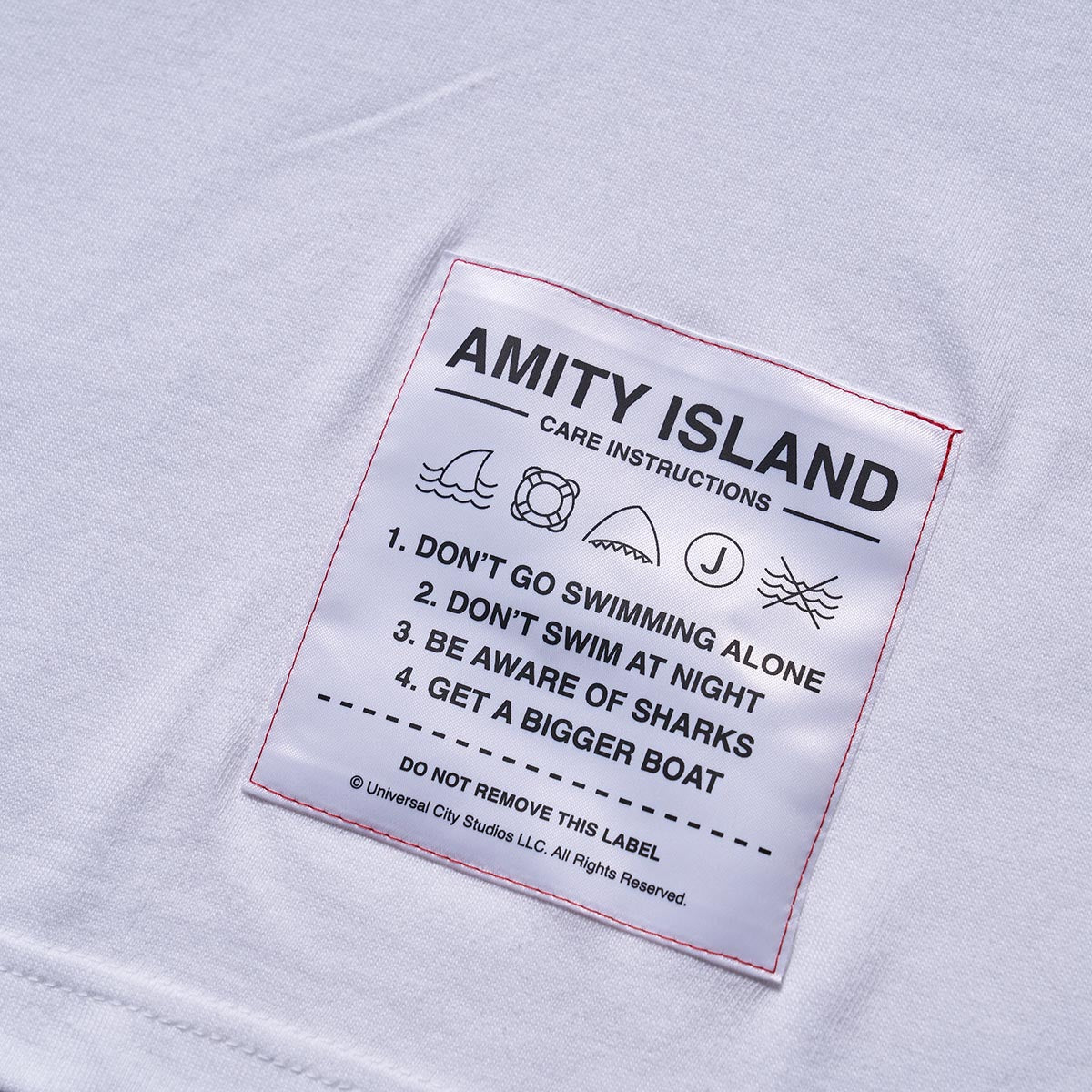 映画 『JAWS』 グラフィック Tシャツ 奴の居場所