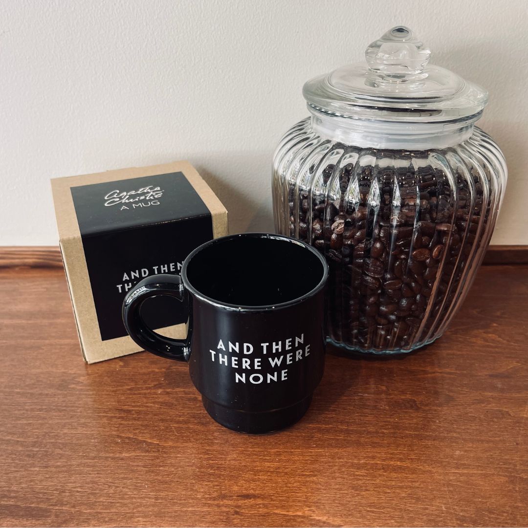 スタッキングマグカップ アガサ・クリスティー 「そして誰もいなくなった」 黒 ツヤ