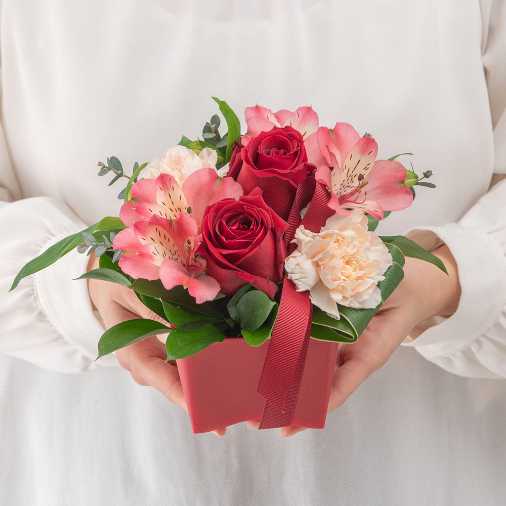 〈HIBIYAKADAN〉レッド系アレンジメント(販売期限:2026/4/17(金)まで)