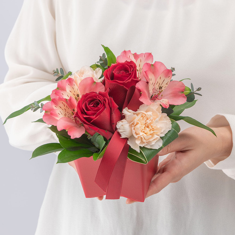 〈HIBIYAKADAN〉レッド系アレンジメント(販売期限:2026/4/17(金)まで)