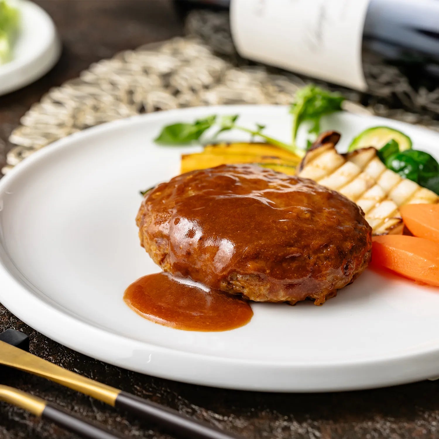 【東京】ラ・ロシェル坂井宏行監修 お肉の旨みをとじこめたデミグラスソースハンバーグ 8個