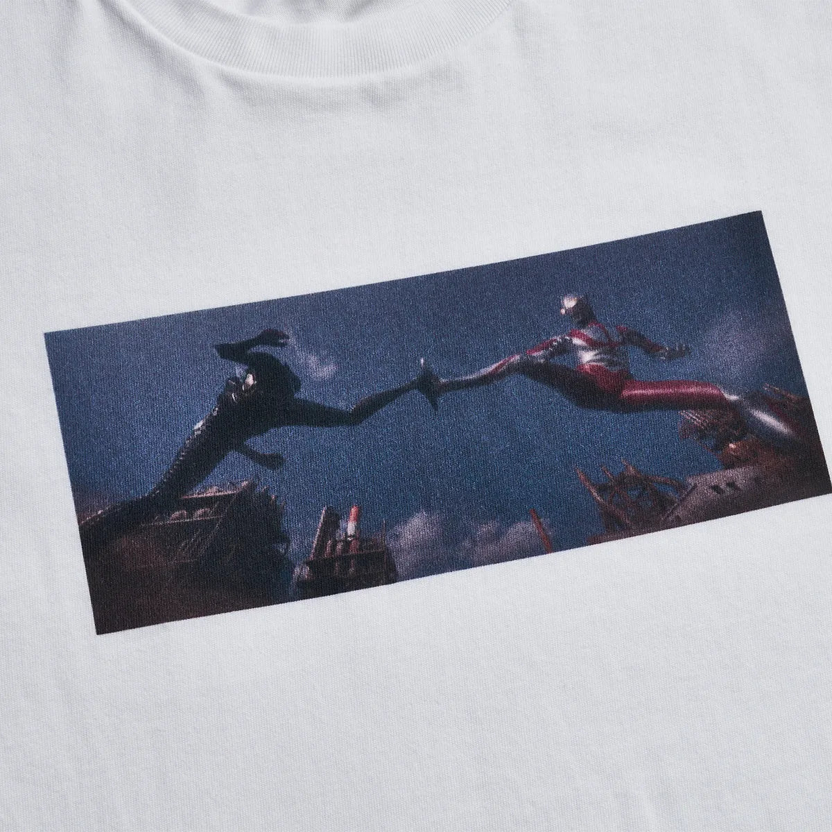 『シン・ウルトラマン』Tシャツ ウルトラマンvsメフィラス