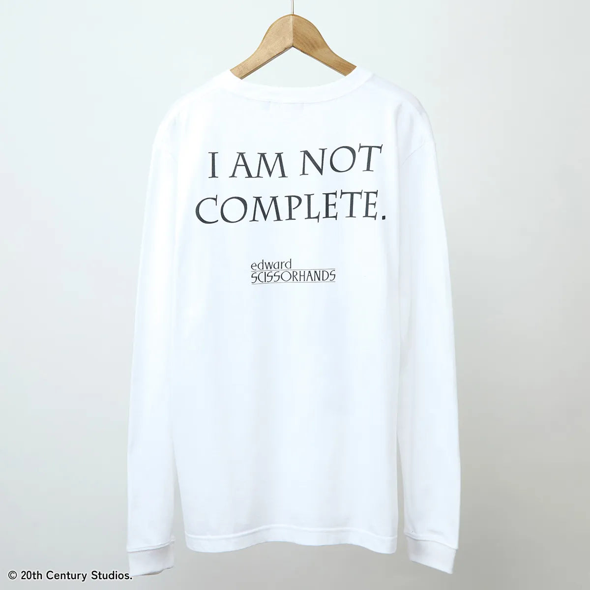 『シザーハンズ』 ロングスリーブTシャツ I AM NOT COMPLETE