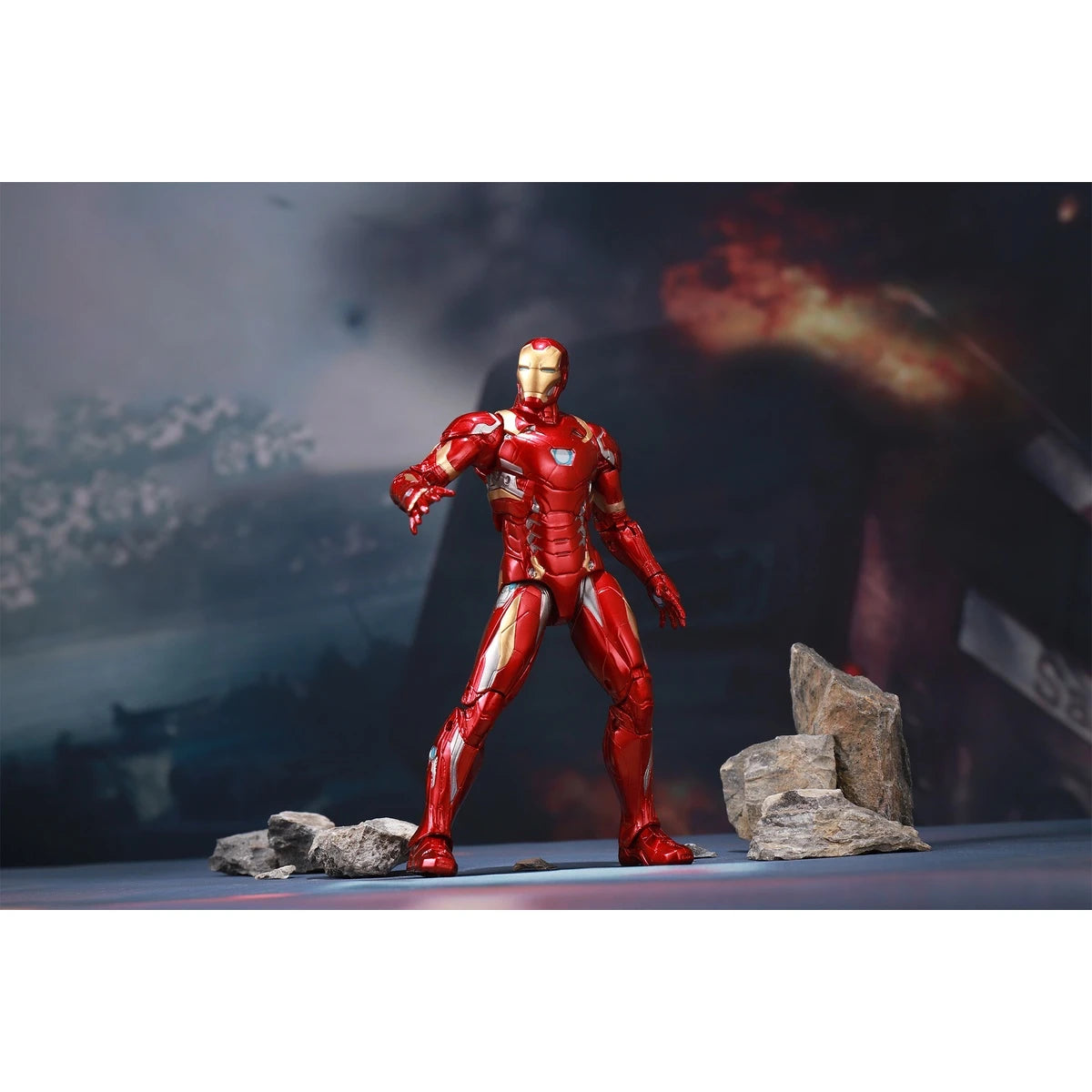 マーベル 映画「シビル・ウォー/キャプテン・アメリカ」14インチ アイアンマン MK46(14インチ Cシリーズ、ライトスタンド付き)