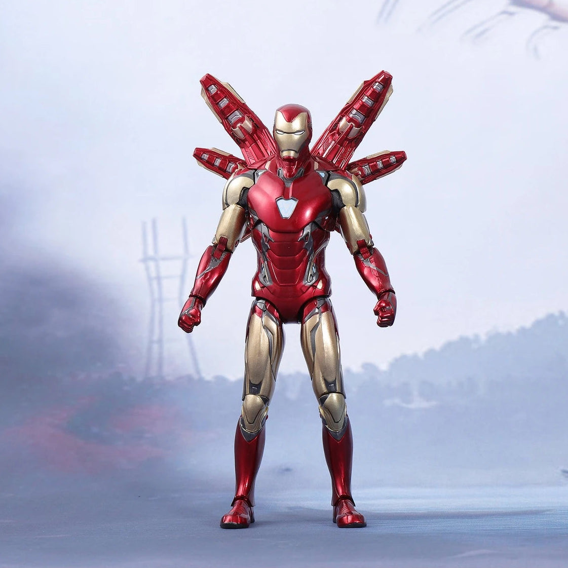 マーベル 映画「アベンジャーズ/エンドゲーム」アイアンマン MK85(7インチ Cシリーズ、ライトスタンド付き)