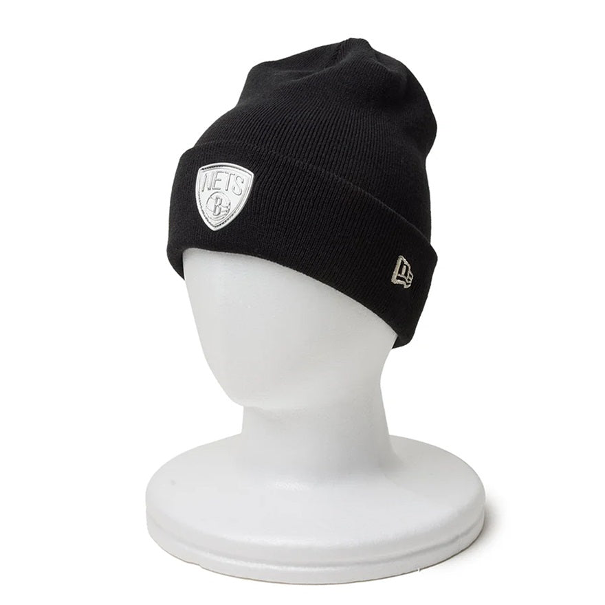 【NBA】NewEra ベーシック カフニット ブルックリン・ネッツ METALロゴ（NETS）