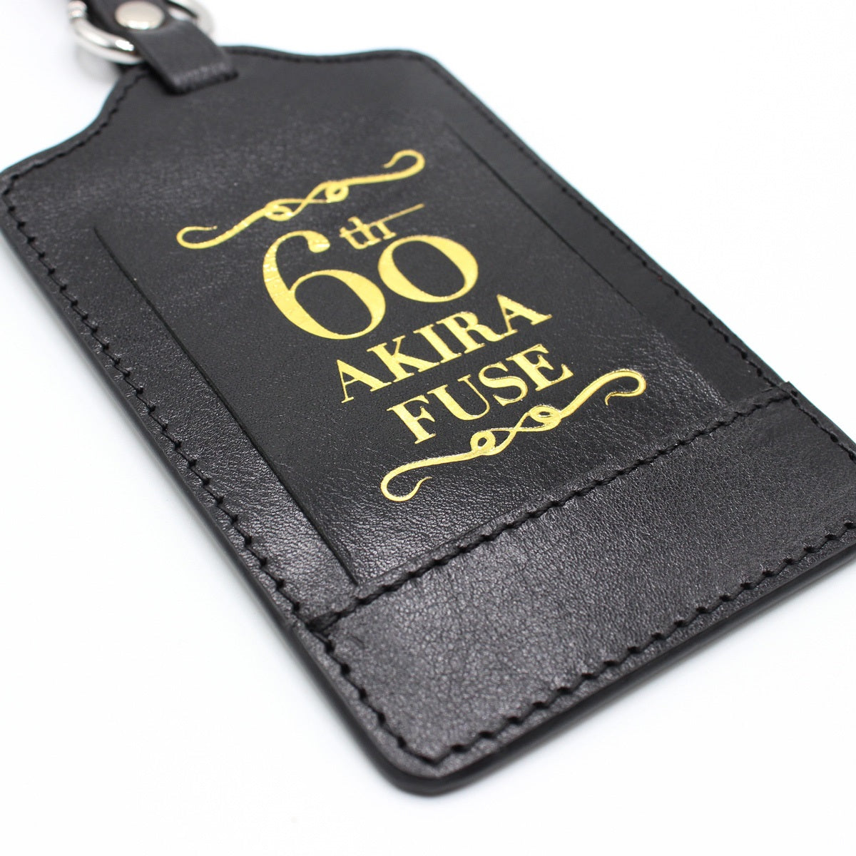 布施明×WOWOW】60周年記念 レザーラゲッジタグ（トレーディングカード