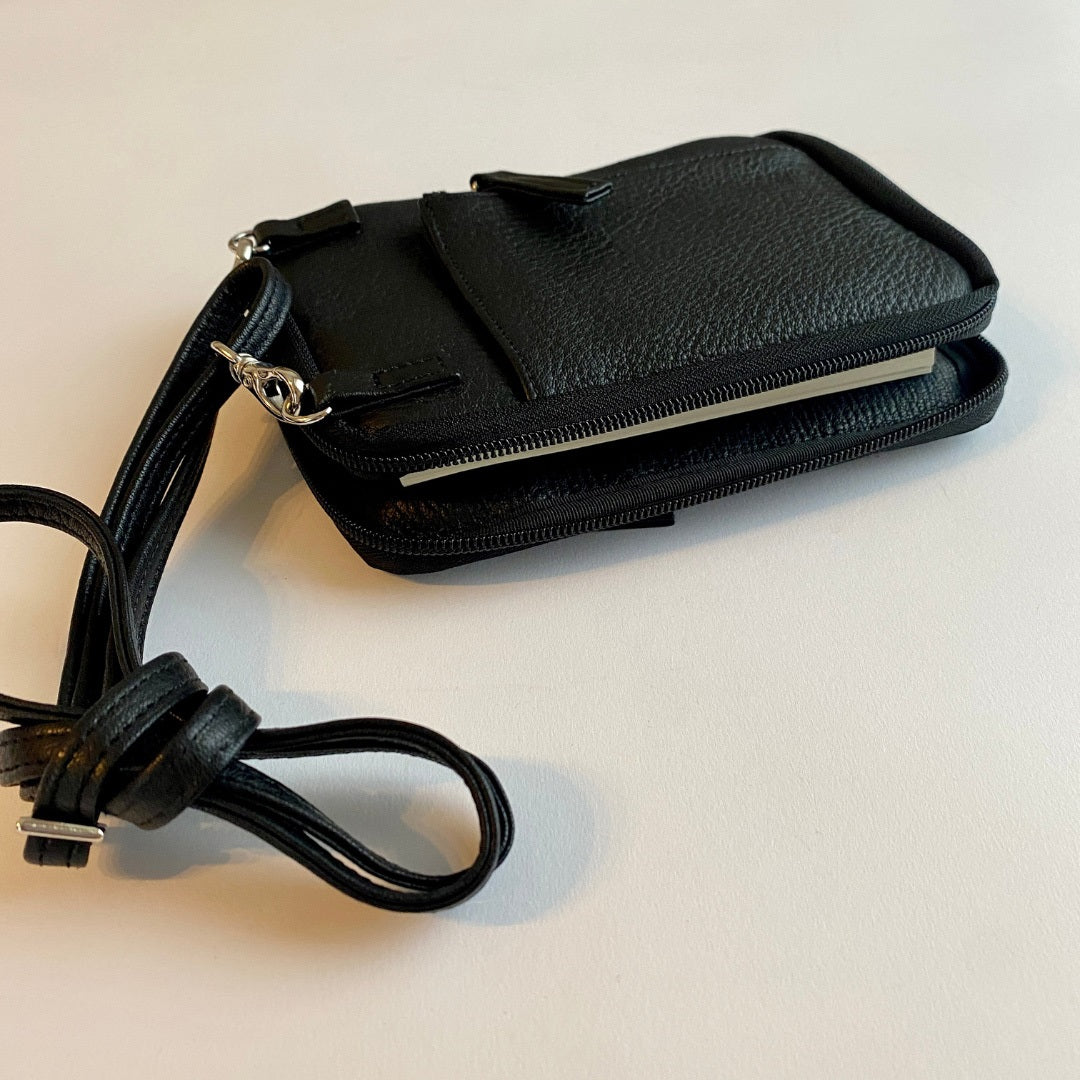 ドラマと読書】読書グッズ 文庫判 読むしかできないブックショルダー