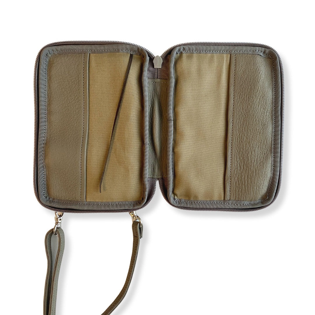 【ドラマと読書】読書グッズ　文庫判 読むしかできないブックショルダー　ディアレザー