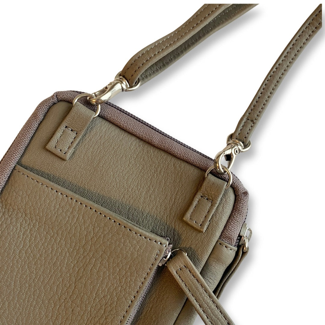 【ドラマと読書】読書グッズ　文庫判 読むしかできないブックショルダー　ディアレザー