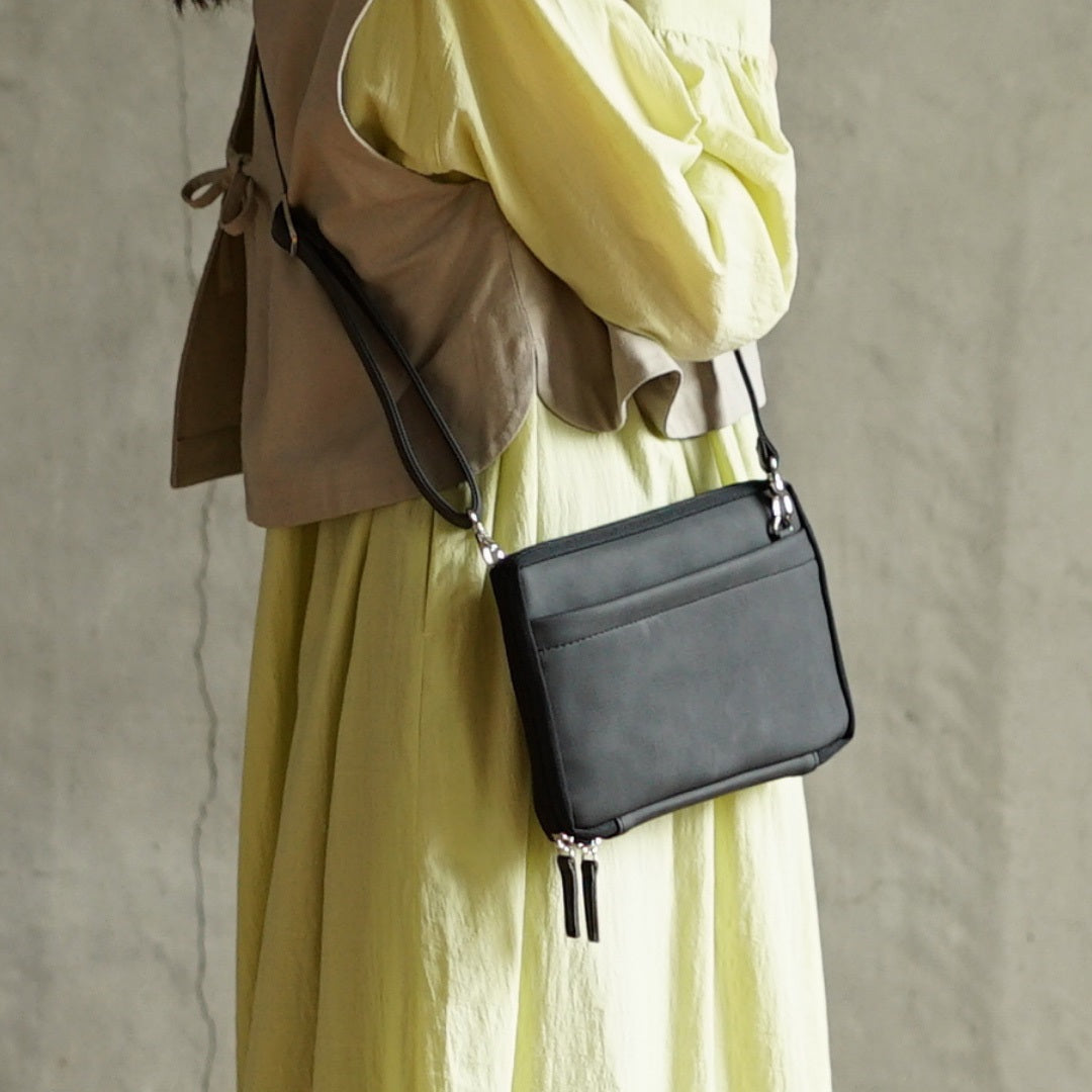 【ドラマと読書】読書グッズ　四六判 読むしかできないブックショルダー [2way]