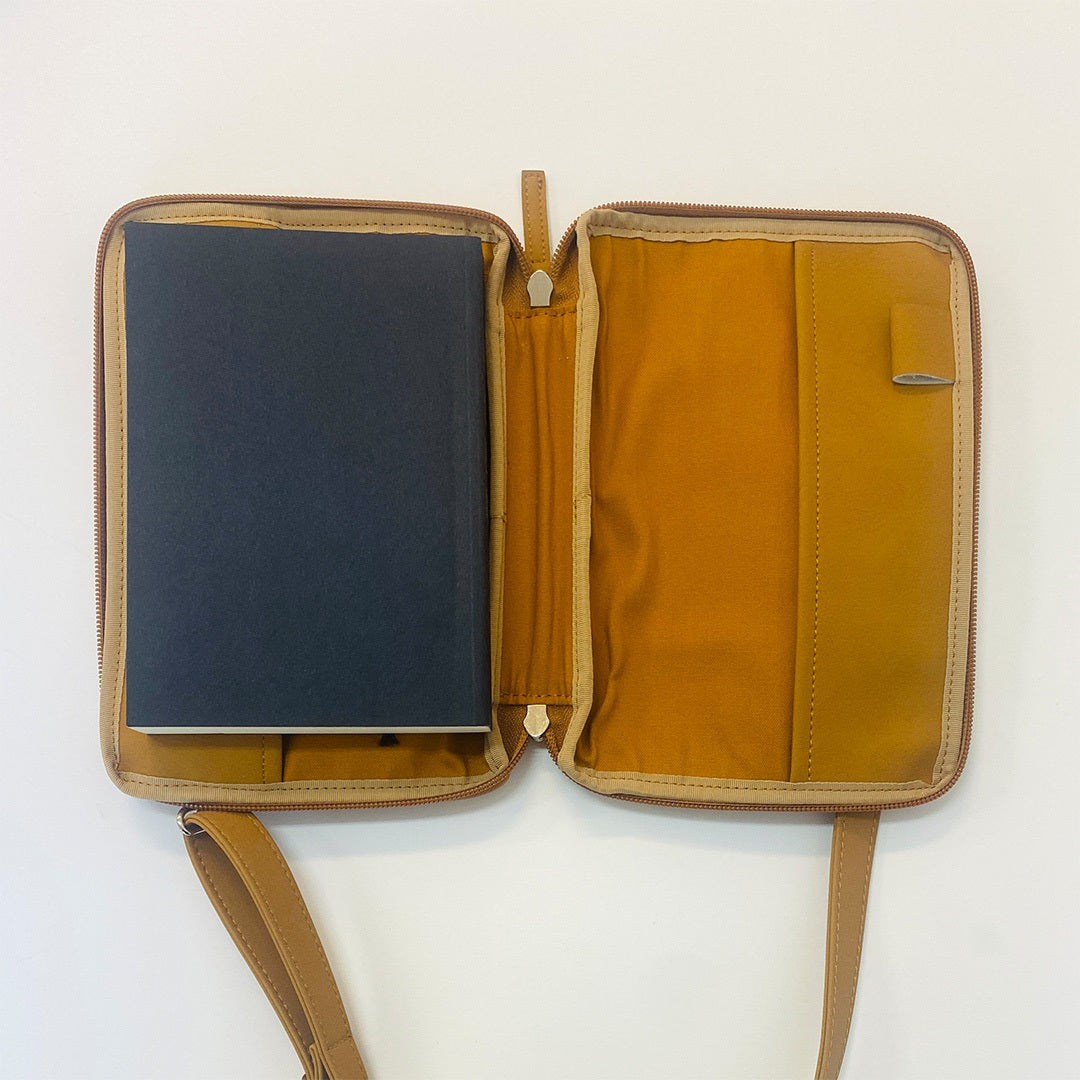 【ドラマと読書】読書グッズ　四六判 読むしかできないブックショルダー [2way]