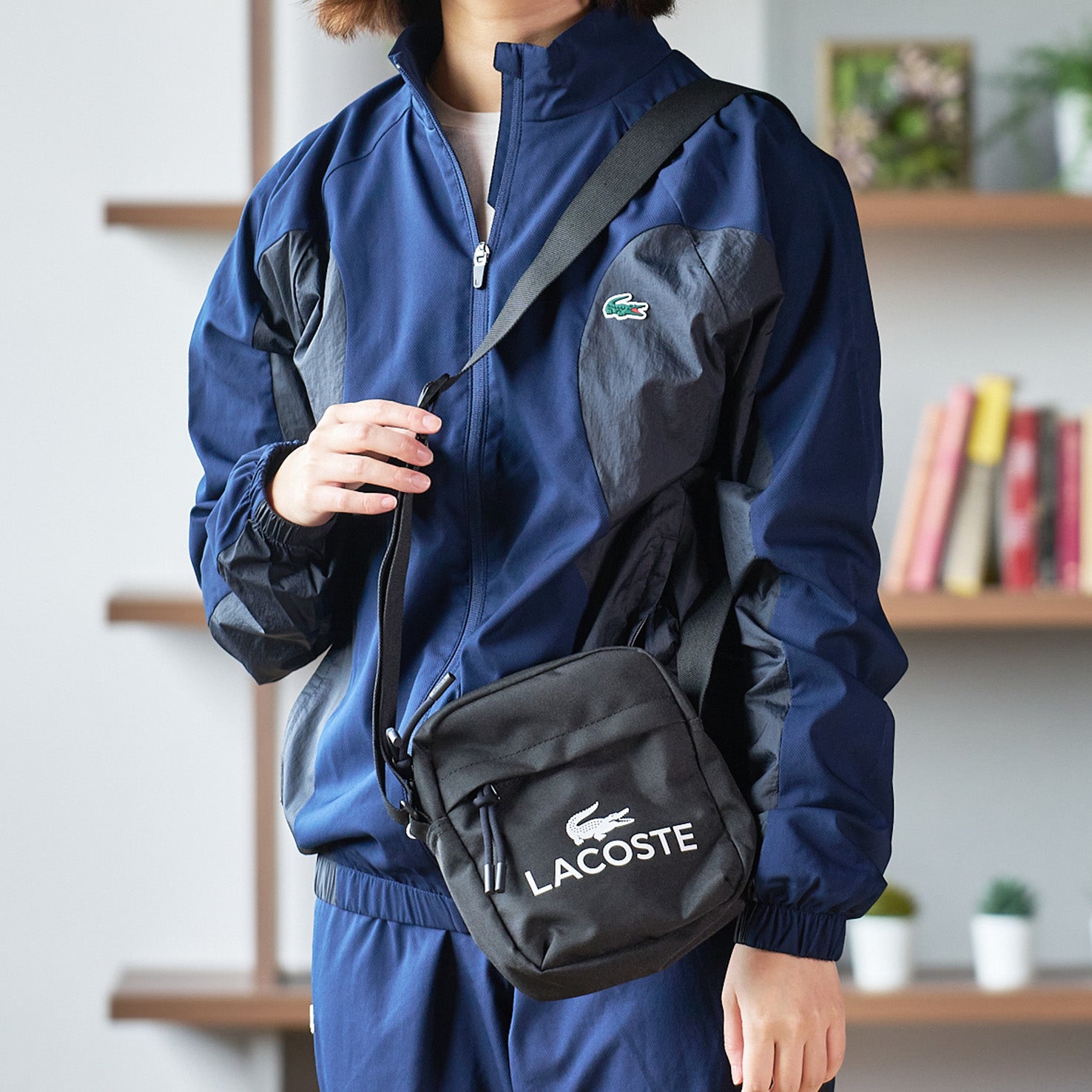 ラコステ/LACOSTE】カメラバッグ | WOWOW百貨店