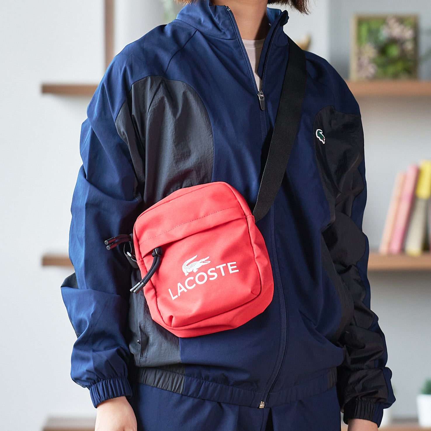 ラコステ/LACOSTE】カメラバッグ | WOWOW百貨店