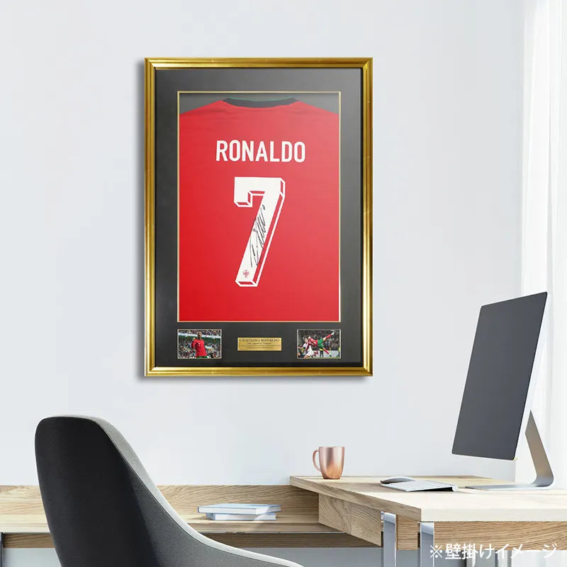 【メモラビリア】ロナウド直筆サイン入りポルトガル代表2024ホームユニフォーム特製フレーム