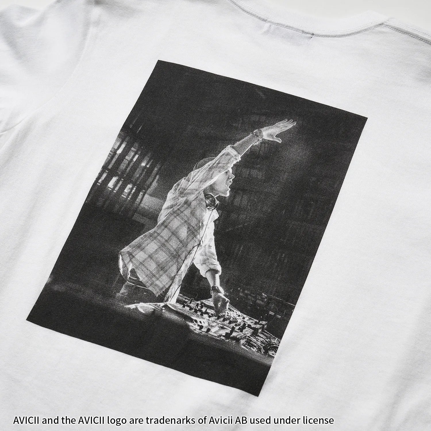 アヴィーチー(AVICII)ロングスリーブTシャツ(バックプリント)【グッド