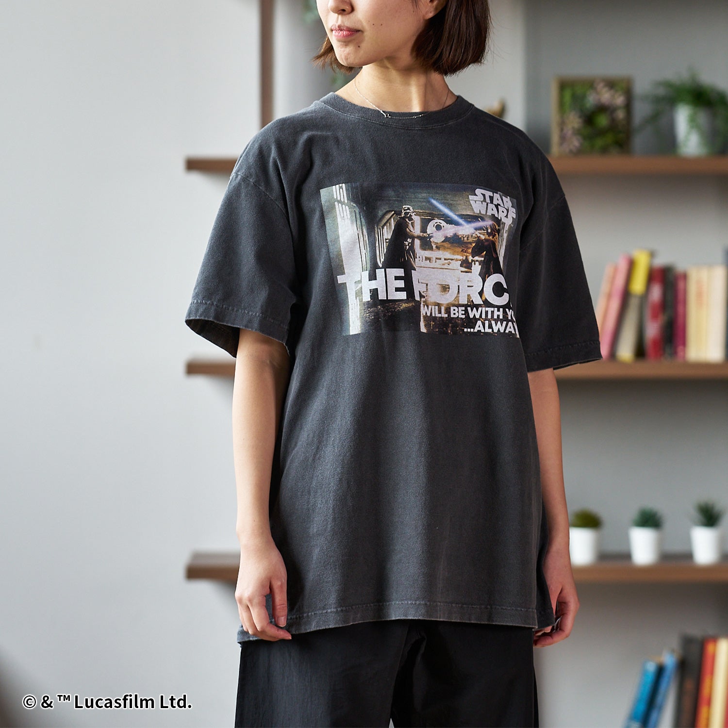 映画『スター・ウォーズ』 グラフィックTシャツ THE FORCE WILL BE
