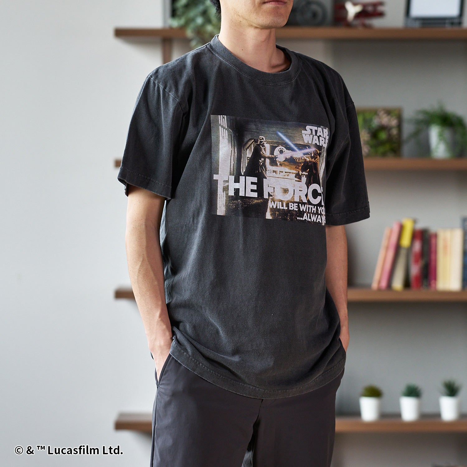 映画『スター・ウォーズ』 グラフィックTシャツ THE FORCE WILL BE