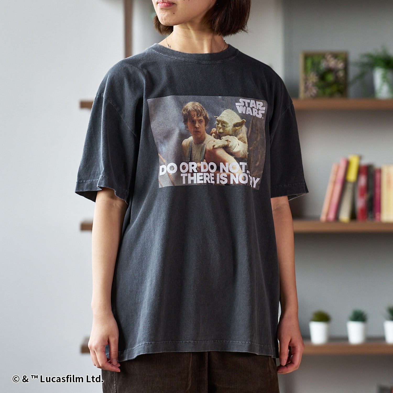 映画『スター・ウォーズ』 グラフィックTシャツ DO OR DO NOT… THERE