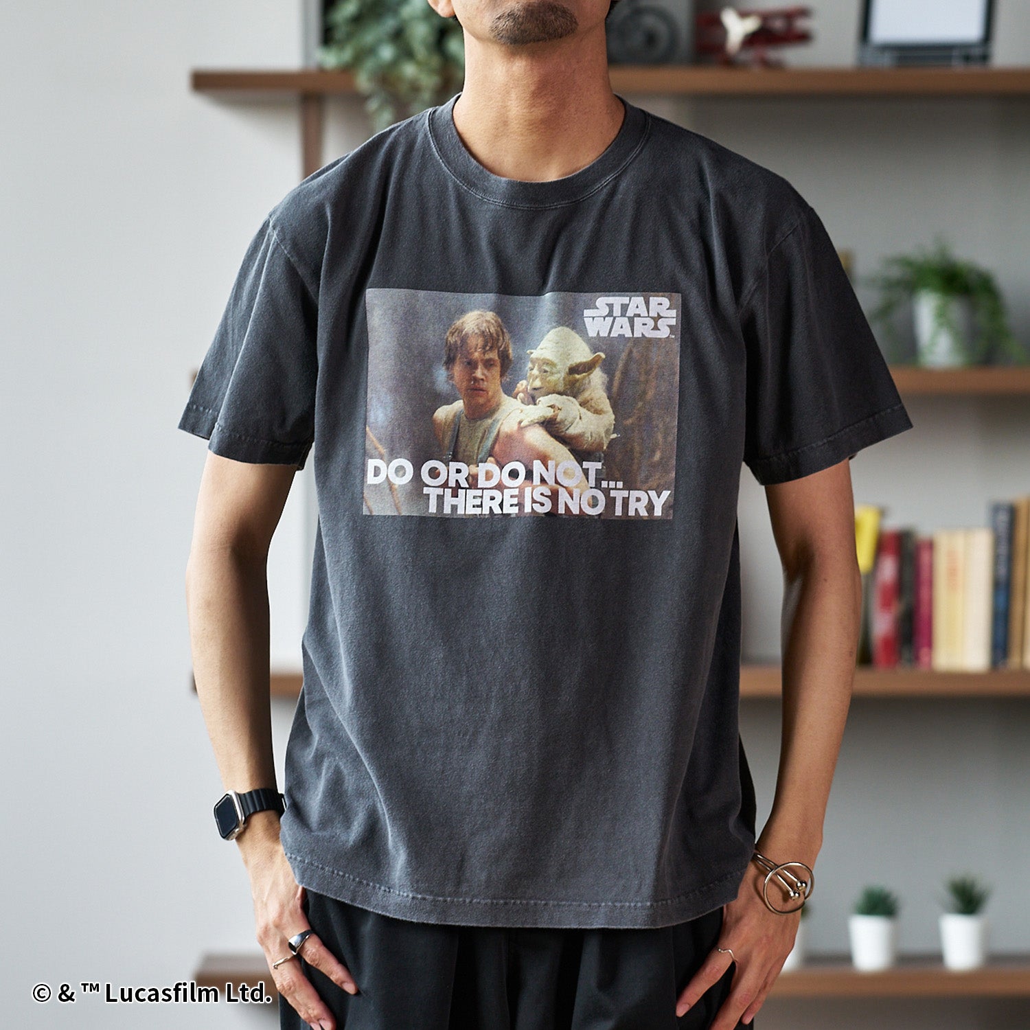 映画『スター・ウォーズ』 グラフィックTシャツ DO OR DO NOT… THERE