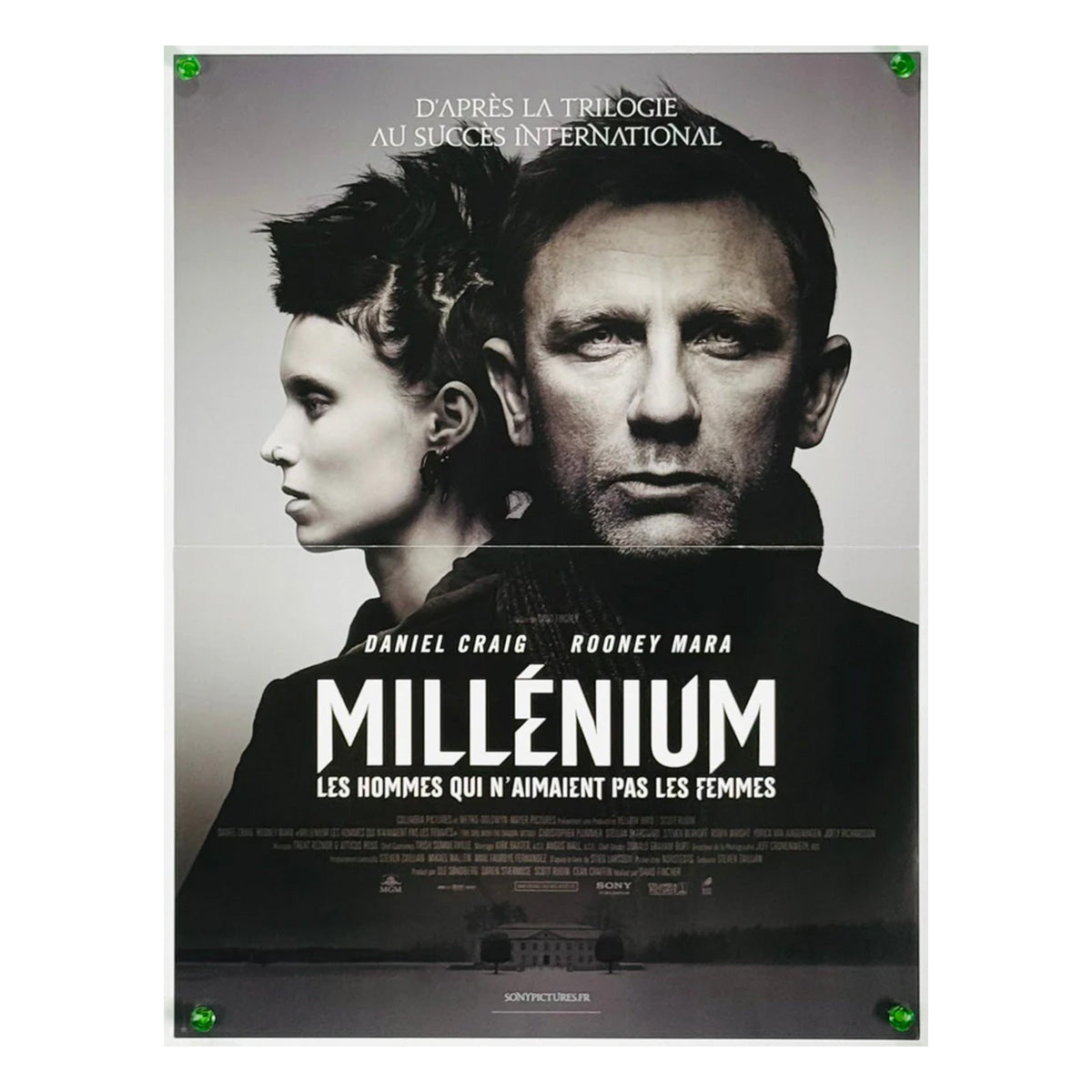 ドラゴン・タトゥーの女映画パンフレット 映画『ドラゴン・タトゥーの女』 公式 ポスター フランス版 | WOWOW百貨店