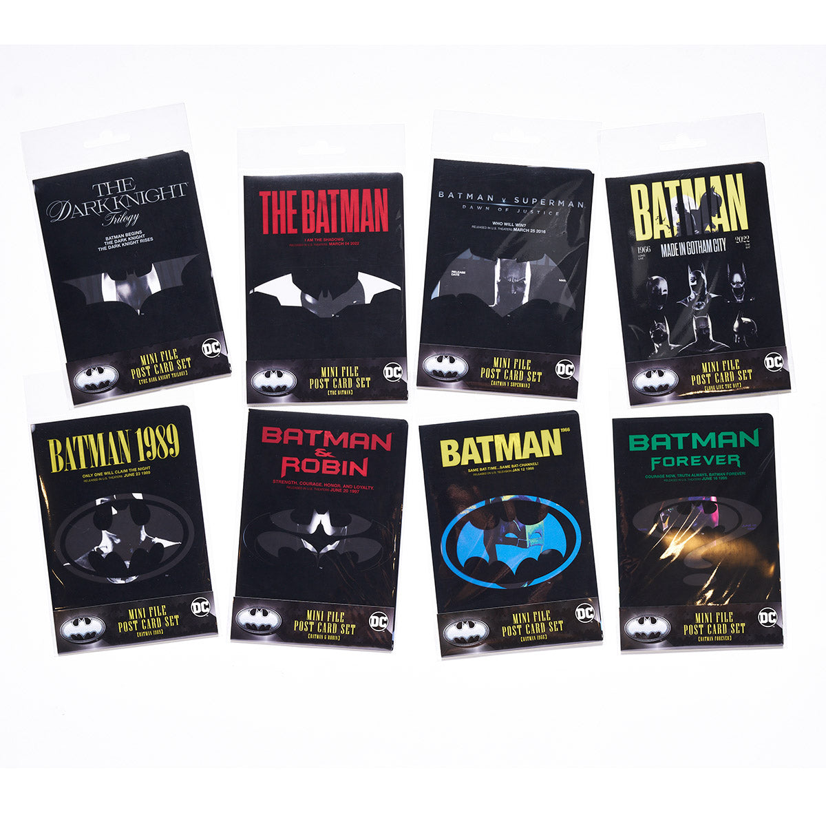 【DCコミックス】 映画 『バットマン』85周年　ミニファイル付きポスターカードセット(全8種セット）