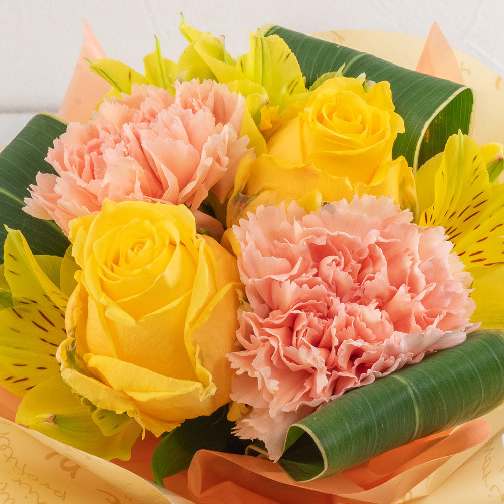 〈HIBIYAKADAN〉そのまま飾れるレモン・オレンジ系スタンディングブーケ（販売期限：2026/4/17（金）まで）