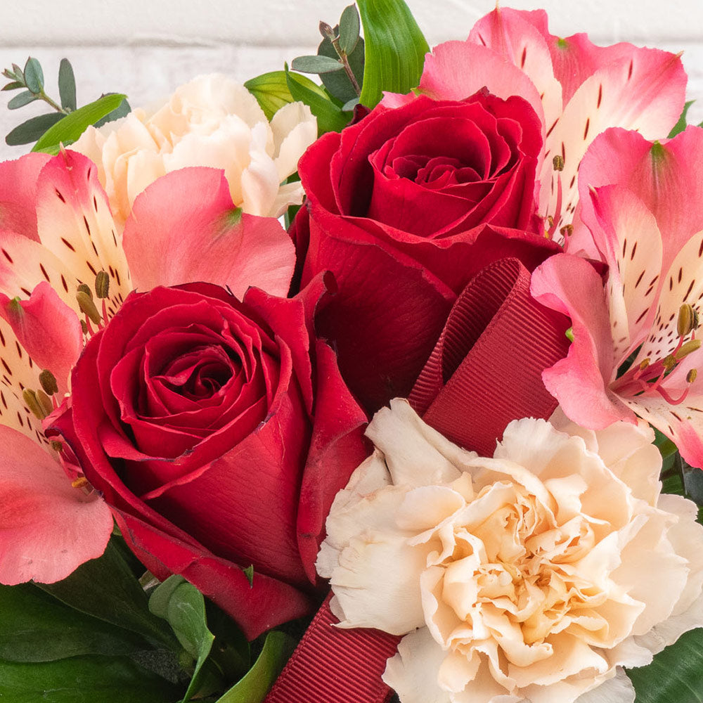 〈HIBIYAKADAN〉レッド系アレンジメント（販売期限：2026/4/17（金）まで）