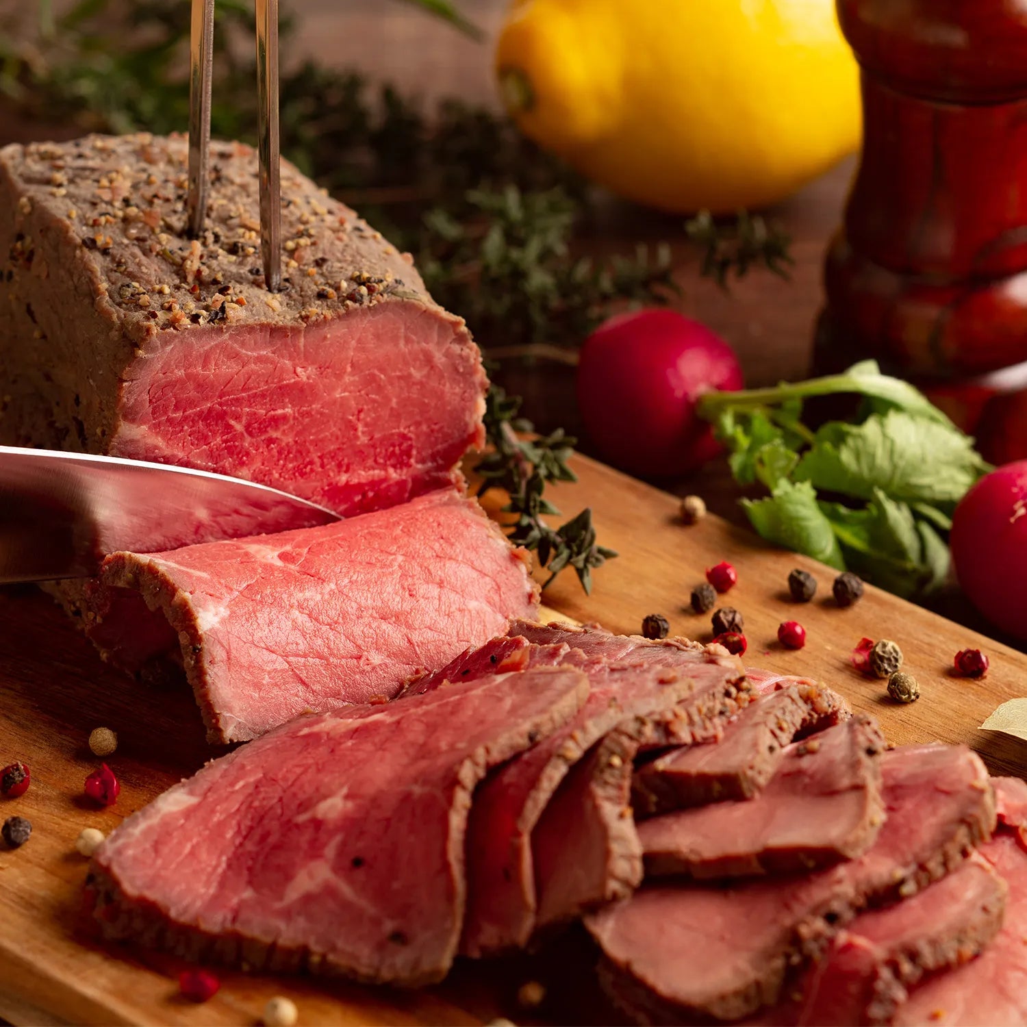 【東京】ラ・ロシェル坂井宏行監修こだわりのローストビーフ 350g（特製ガーリックペッパーソース付き）