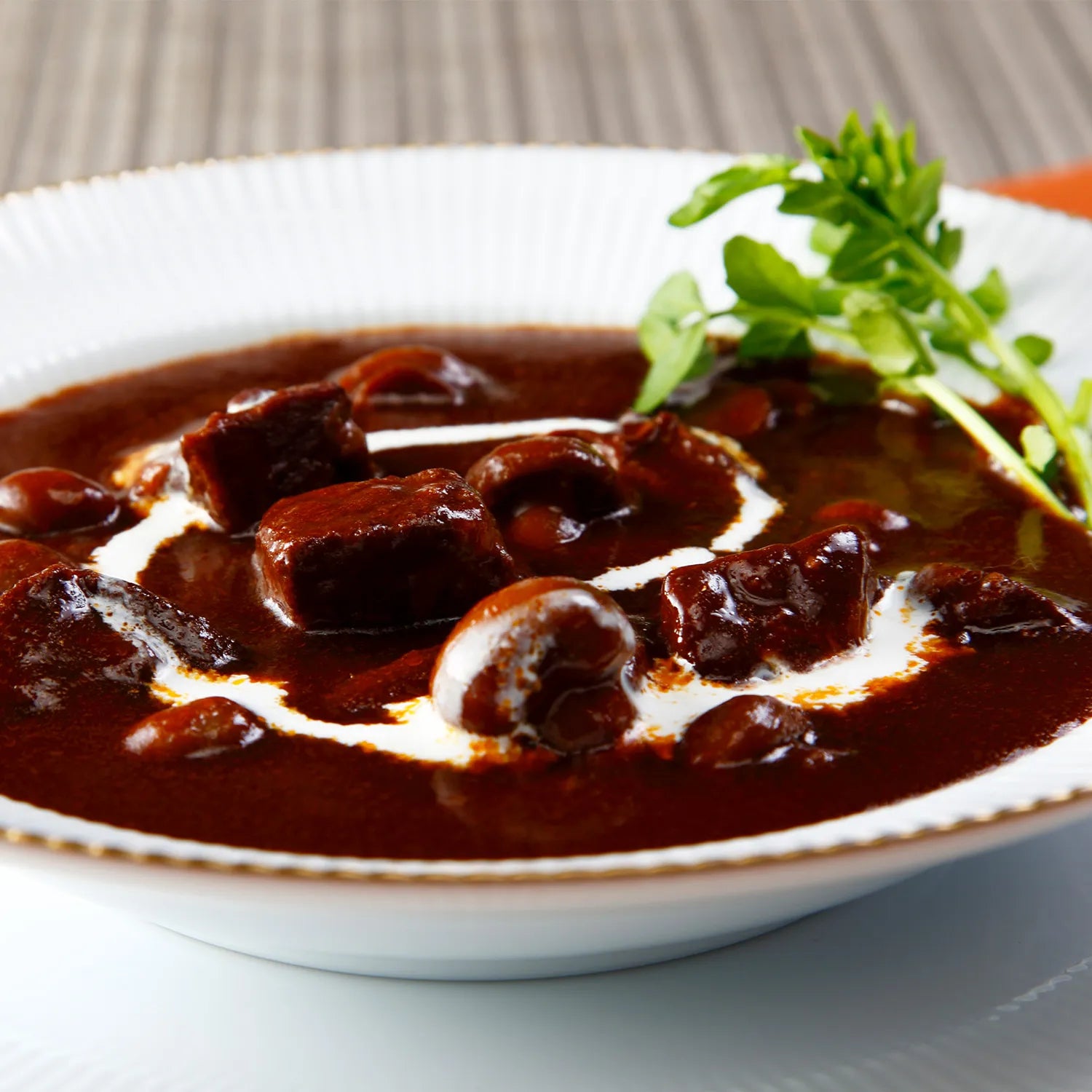 【六本木】レストランリューズ　飯塚隆太監修国産牛のビーフシチュー 4食