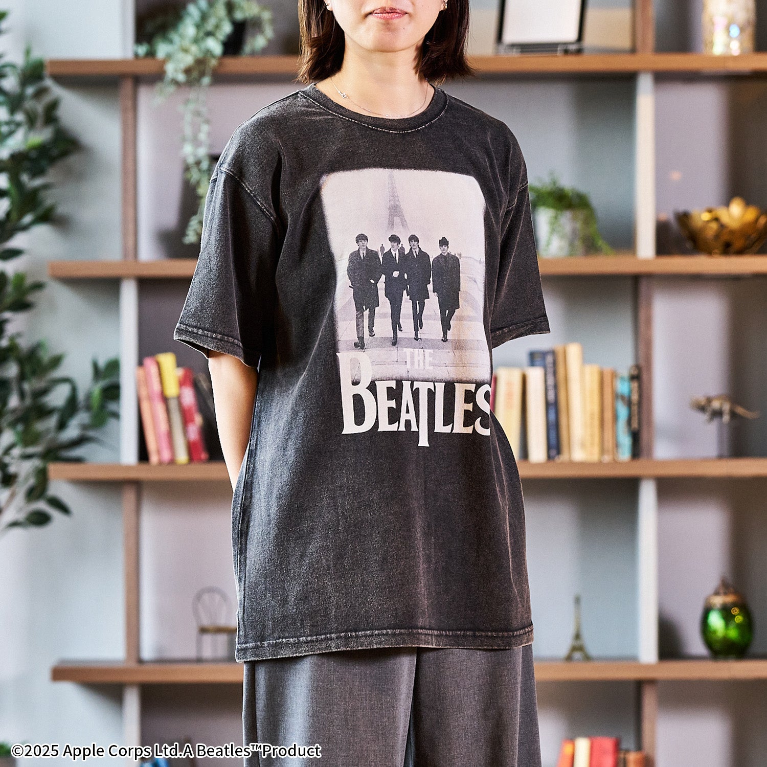ザ・ビートルズ IN FRONT OF EIFFEL TOWER Tシャツ | WOWOW百貨店