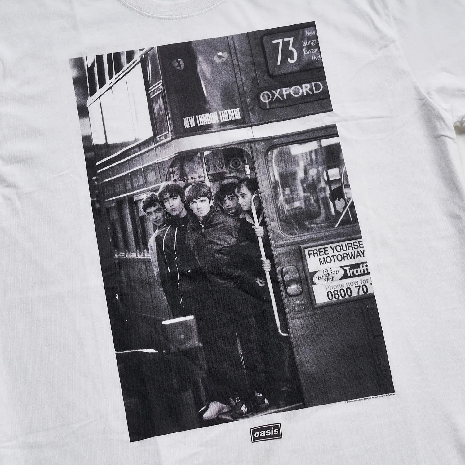 オアシス ロンドンバス　フォトTシャツ（ロック・オフ/ROCK-OFF）