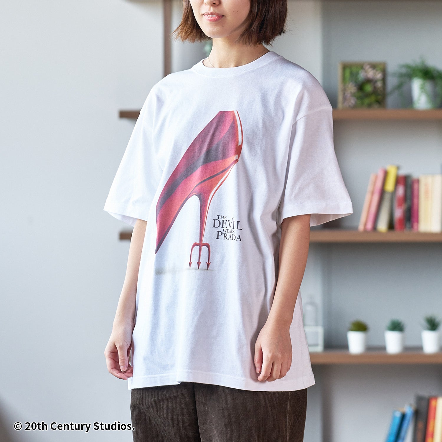 プラダを着た悪魔」 デザインTシャツ 悪魔のハイヒール | WOWOW百貨店