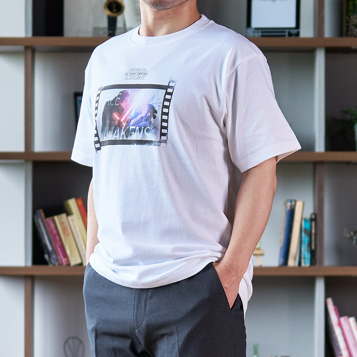 スター・ウォーズ」ライトセーバーデュエル Tシャツ エピソード7