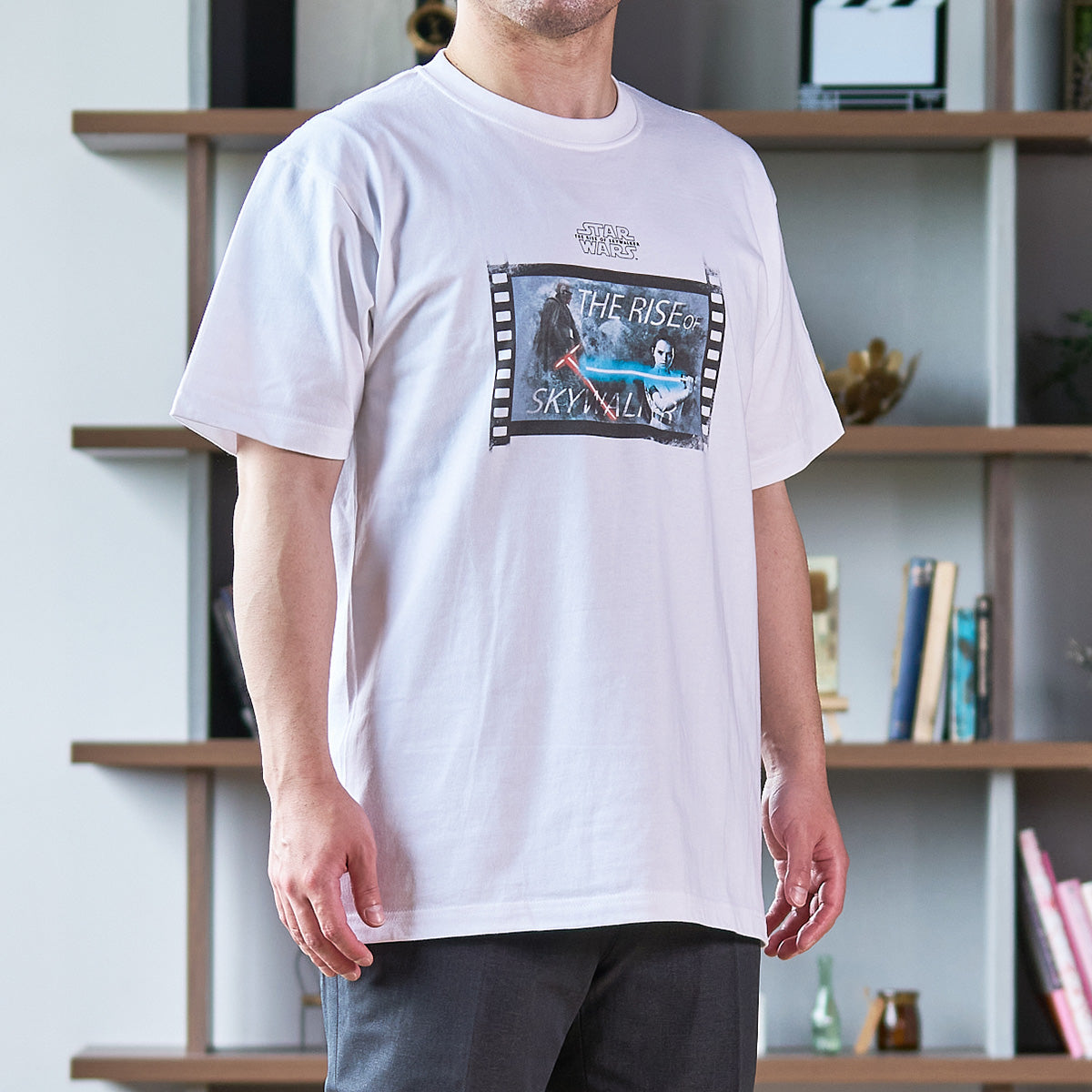 スター・ウォーズ」ライトセーバーデュエル Tシャツ エピソード9