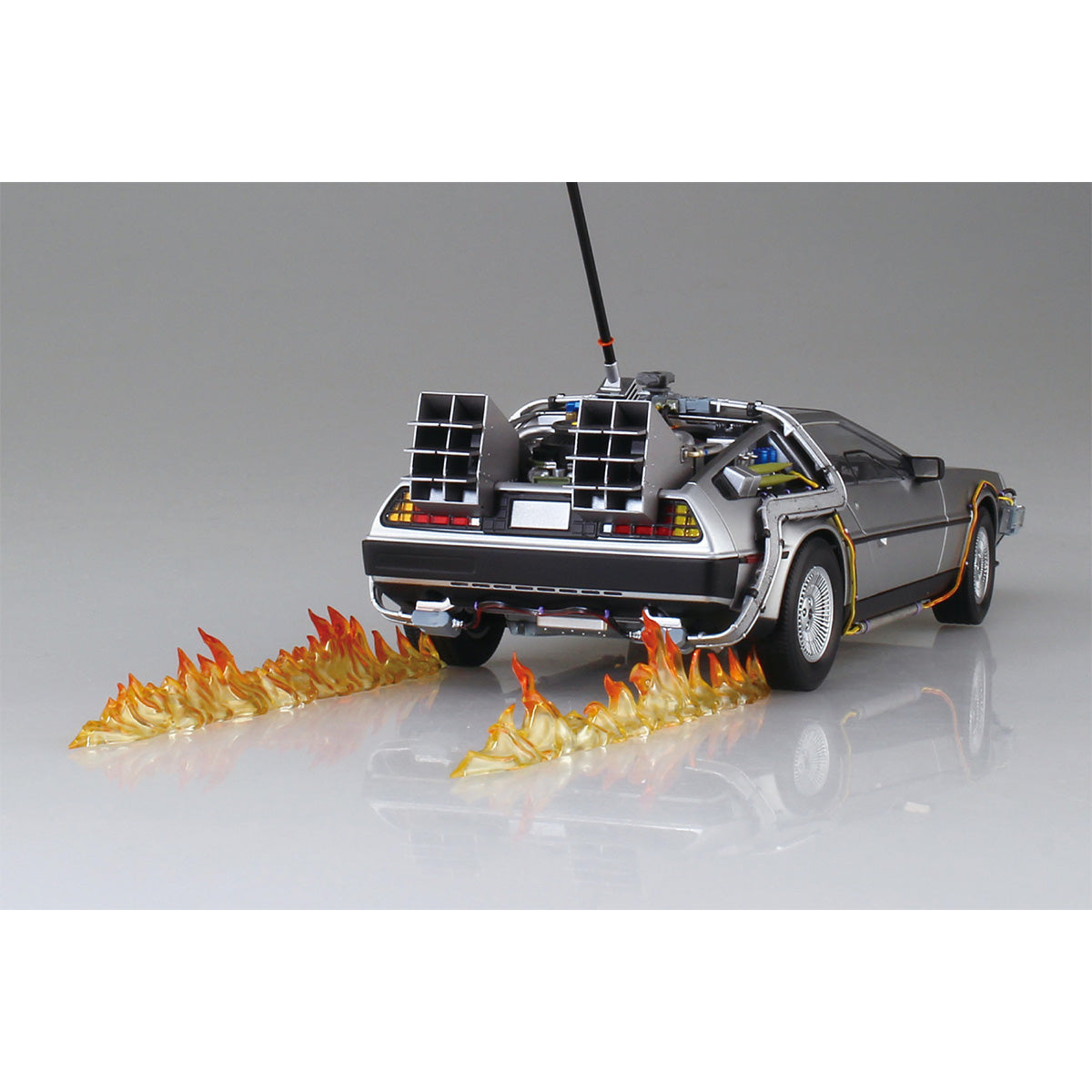ムービーメカ No.BT-05 1/24 バック・トゥ・ザ・フューチャー PartⅠ タイムマシン フィギュア付き(プラモデル）