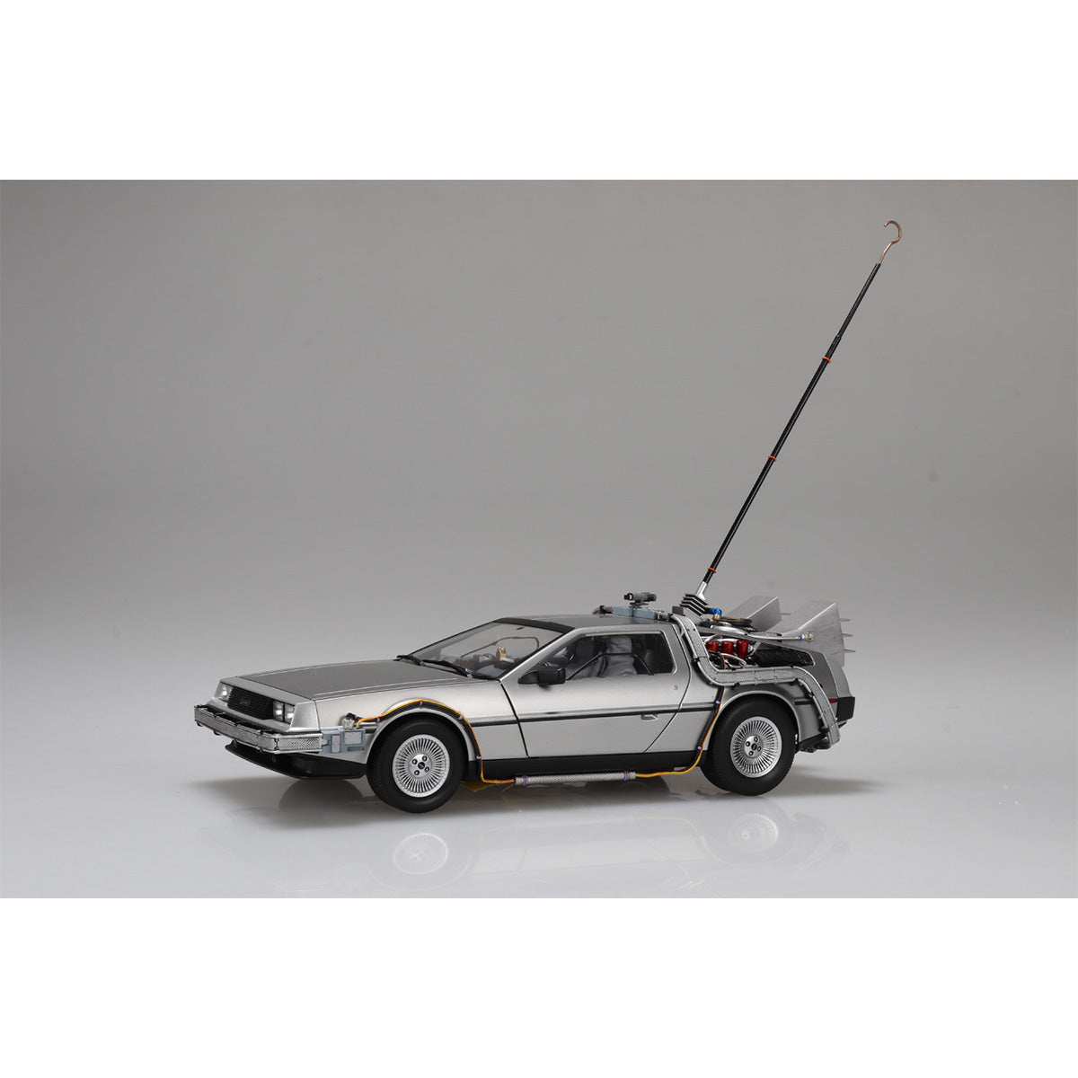 ムービーメカ No.BT-05 1/24 バック・トゥ・ザ・フューチャー PartⅠ タイムマシン フィギュア付き(プラモデル）