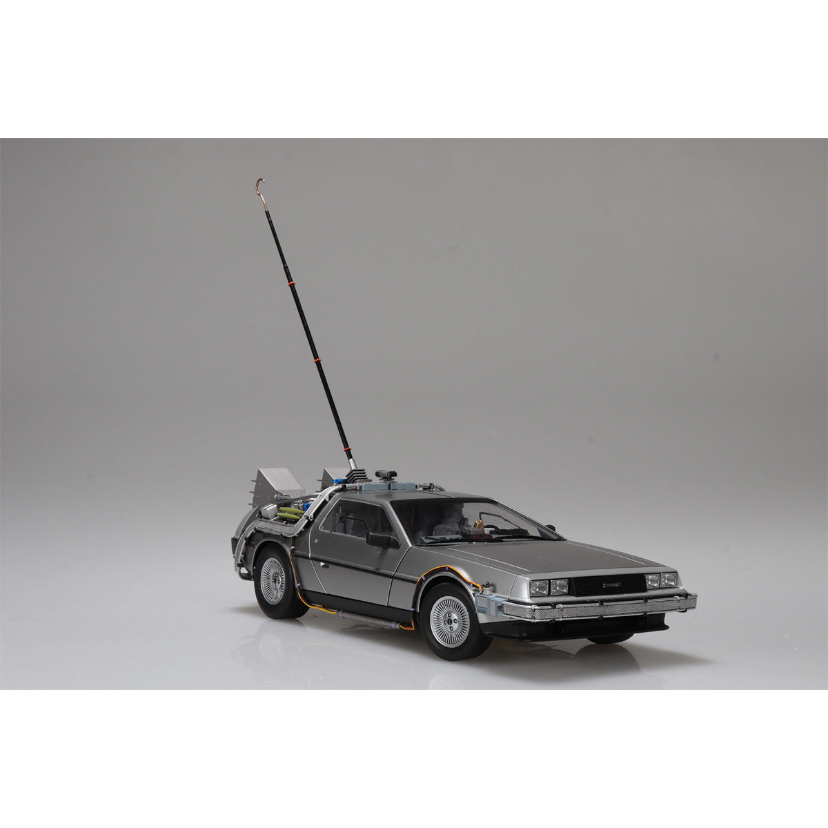 ムービーメカ No.BT-05 1/24 バック・トゥ・ザ・フューチャー PartⅠ タイムマシン フィギュア付き(プラモデル）